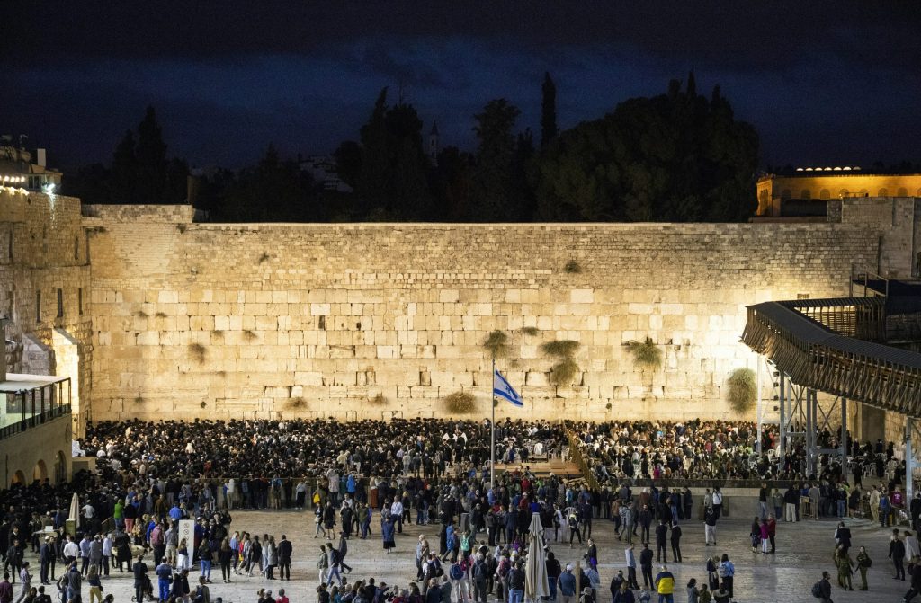 Jerusalem Half Day Tour visit to the Western Wall in the Old City of Jerusalem